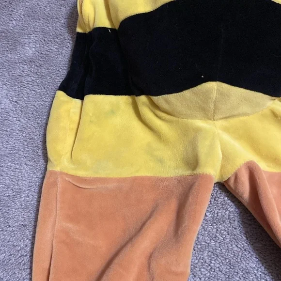 Winnie the Pooh Bumblebee Costume Disney Store Size 18-24 Months Halloween - Picture 10 of 12